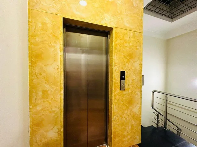 Bán gấp nhà đẹp 5 tầng mặt phố Lê Lợi, 68m2, mặt tiền 5m, thang máy, kinh doanh sầm uất, giá 27 tỷ