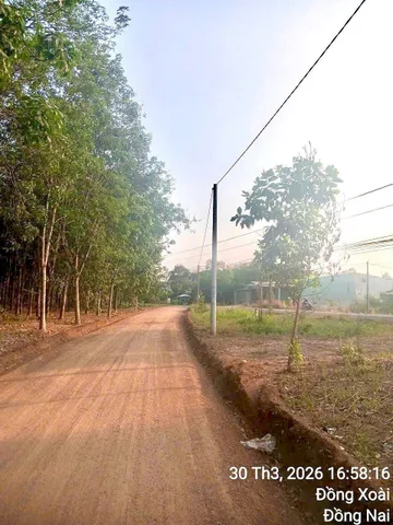 bán nhanh lô đất 2 mặt tiền ở tp Đồng Xoài. giá chỉ 225tr. sổ sẵn