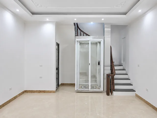 CHỈ 8 TỶ CÓ NGAY NHÀ MỚI ĐẸP LUNG LINH - LÊ TRỌNG TẤN - DT 35M2 x 5T x MT 6M  - THIẾT KẾ HIỆN ĐẠI - THANG MÁY - Ở SƯỚNG