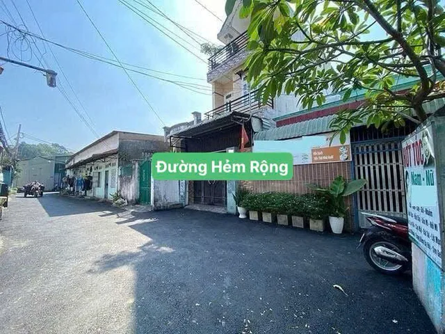 Kho 170m xe tải 5 tấn ra vào Mặt Tiền Lê Thị Hoa vào 20m gần Chợ Nông Sản Thủ Đức