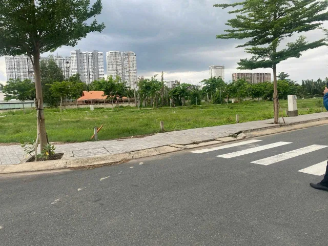 Bán nhanh đợt cuối đất nền 90m2 giá 2 tỷ 750 triệu đường Đào Trí, Phú Thuận, Quận 7.