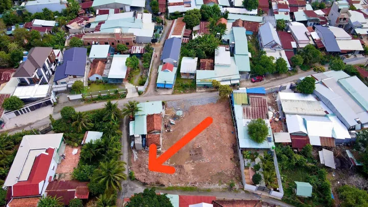 Bán thật không ảo! 
Cần bán lô góc 2 mặt tiền ngay trung tâm Trảng Bàng gần chợ Trảng Bàng 
Dt 180m2