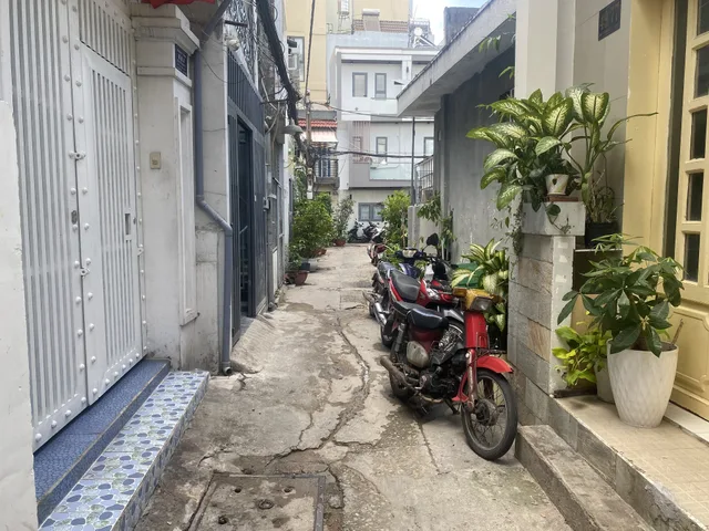 LÊ VĂN DUYỆT- PHƯỜNG GIA ĐỊNH- 5 TẦNG- 74M2 ĐẤT- DI CHUYỂN NHANH SANG Q1 - GIÁ 9.9