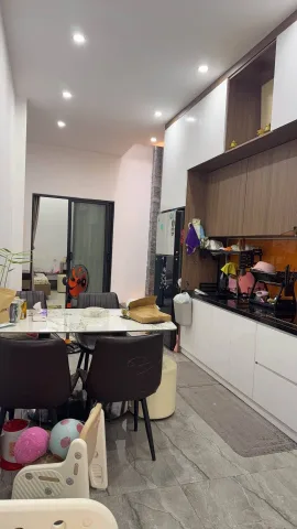 NHÀ 2 TẦNG – 86M² – GẦN CHỢ HOÀ MỸ
