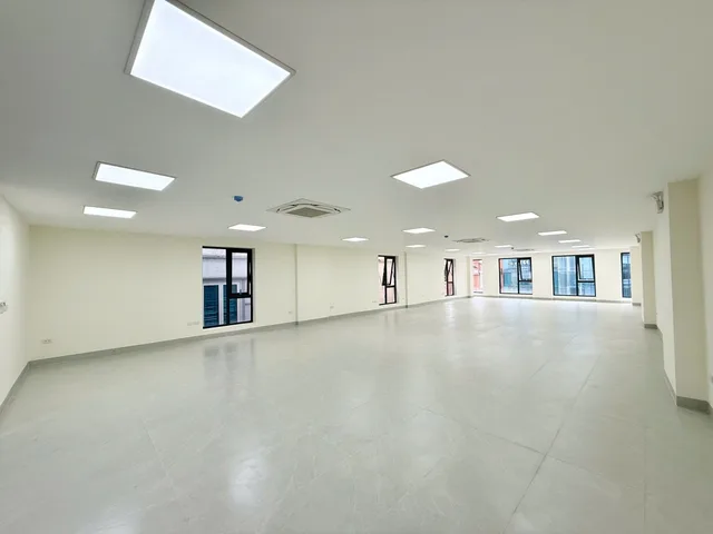 Cho thuê nhà  Nguyễn Khánh Toàn, Cầu Giấy 235M x 8T 1 HẦM, LÔ GÓC giá 310 triệu