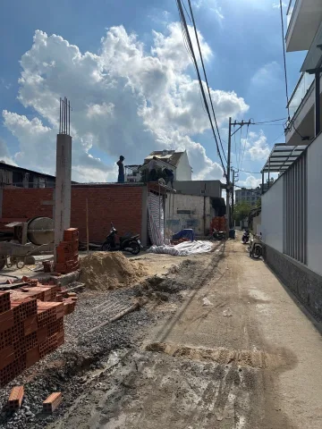BÁN LÔ ĐẤT ĐẸP PHAN VĂN HỚN TÂN THỚI NHẤT SÁT TÂN BÌNH - DT 4 x 18 - HẺM RỘNG 6M - GIÁ HƠN 5 TỶ THƯƠNG LƯỢNG