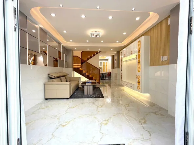 NHÀ 3 TẦNG TRUNG TÂM QUẬN 10 CHỈ NHỈNH 2 TỶ 100 DT 70m2 CÓ 3PN - 3WC