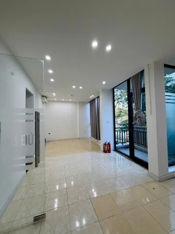 Cho Thuê Nhà Mặt Phố Nguyễn Đình Hoàn - Cầu Giấy 55M² 5 Tầng+ Tum - Nội Thất CB - Ở, Kinh Doanh VP,,,, Giá Thuê 38tr