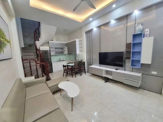 Cho Thuê Nhà Ngõ 105 Trần Quốc Vượng - Cầu Giấy 32M² 5 Tầng 3 Ngủ - Full Nội Thất Cao Cấp - Ô Tô Đỗ Cửa - Giá Thuê 17,5tr