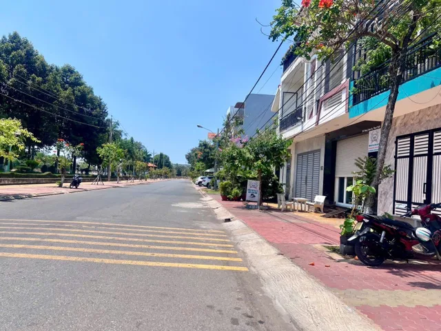 Bán 100m mặt tiền Nguyễn Bình, Xuân An trung tâm Phan Thiết đối diện Công Viên