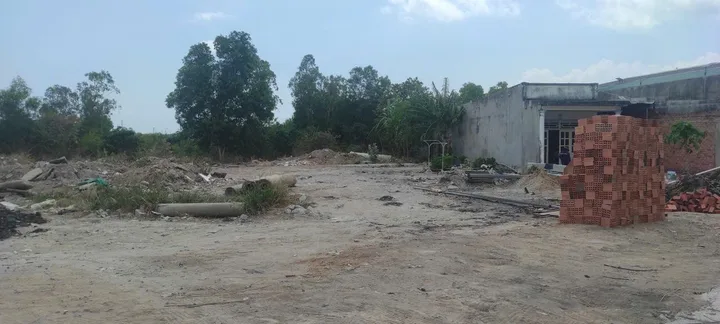 đất ở đô thị , ngay trung tâm Phú Mỹ , cách trục chính Trần Hưng Đạo 300 m