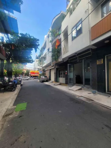 🛑 Vị trí: Nhà sát mặt tiền Ba Vân, ngay góc Âu Cơ - Ba Vân, thông Trường Chinh, về Trung Tâm cực gần.