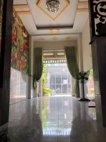 NHÀ ĐẸP GIÁ TỐT CÁCH 500M RA ĐƯỜNG QL1A, CHỦ ĐI LẤY CHỒNG MỚI NÊN KẸT BÁN NHANH  CHO KHÁCH THIỆN CHÍ.