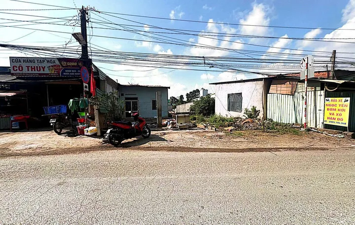 Bán lô đất mặt tiền 211,4m2 có 177m2 thổ cư, giá 10,692 tỷ