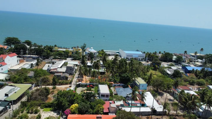Bán villa biển 600m thổ cư lô góc đường Nguyễn Đình Chiểu, Hàm Tiến cách biển 50m