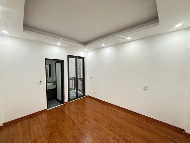 KHÔNG CÓ CĂN THỨ HAI - CHỦ MÓT BÁN - HƠN 200 TR/M2 CÓ NGAY NHÀ THANG MÁY - 36M2 - 40M RA Ô TÔ