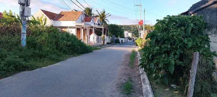 Cần bán lô đất cách biển 1.5km. Full thổ đường ô tô
