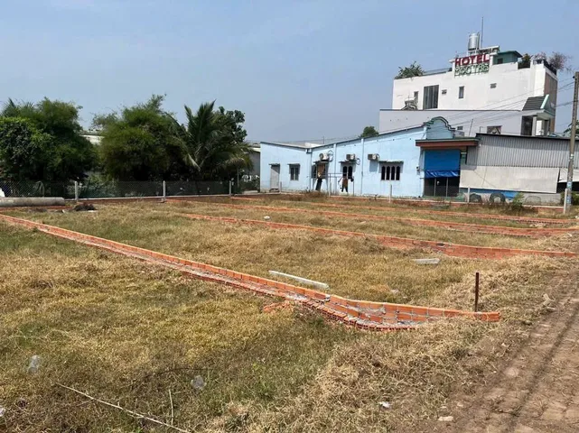 CẦN BÁN LÔ ĐẤT 80M2 1 XẸC DƯƠNG CÔNG KHI, HÓC MÔN. GIÁ CHỈ 550 TRIỆU