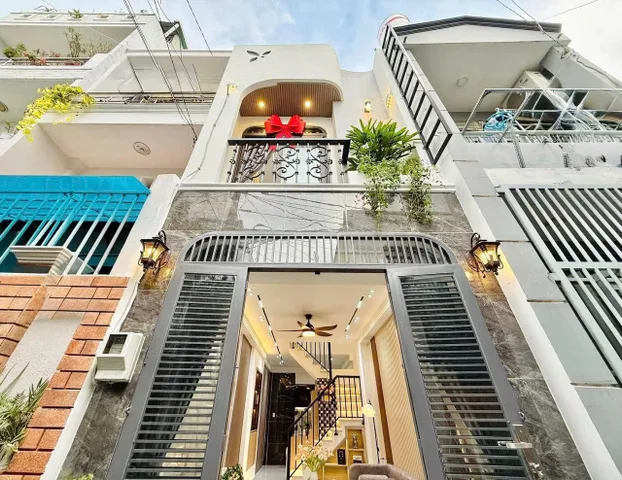 Cô chú bán nhà gần MT Hậu Giang, P.6, Q.6 – 35m2 giá 1tỷ520tr. Sổ chủ giữ.