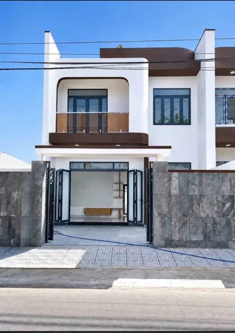 Nhà mới mặt tiền ngang 7,6 m ngay ngã tư Tân Triều sr thổ cư vào ở ngay