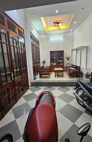 Cho thuê nhà ngõ 325 GIẢNG VÕ, Láng Hạ. 15 triệu/tháng. Phù hợp ở Hộ gia đình, nhóm đi làm