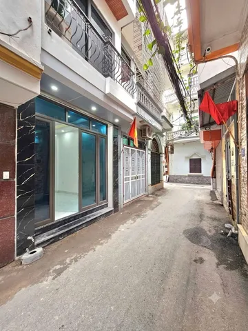 🔥 NHÀ ĐẸP NGỌC THỤY - Ô TÔ 7 CHỖ THÔNG - 2 MẶT THOÁNG - FULL NỘI THẤT 🔥
✨ HIẾM CÓ KHÓ TÌM - ĐÁNG MUA NHẤT PHÂN KHÚC 9 TỶ