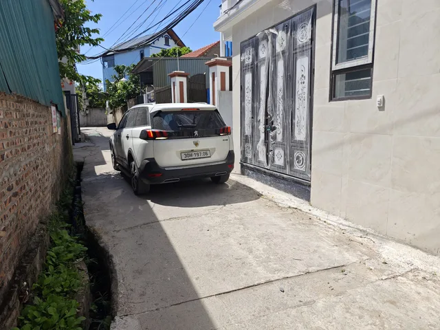 🏡 BÁN CĂN GÓC NHÀ PHỐ 4 TẦNG 1 TUM – GIÁ RẺ NHẤT KHU VỰC! 🔥
📍 Vị trí: Trung tâm Phượng Nghĩa – Phụng Châu 
✅ Căn góc 2 mặt thoáng, thiết kế hiện đại 
✅ Nhà 4 tầng 1 tum, công năng đầy đủ 
✅ Đường thông ô tô, xe tải lưu thông thuận tiện 
✅ Khu dân cư 