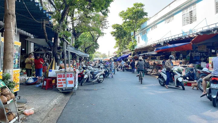 NHÀ MẶT TIỀN HOÀNG XUÂN HÃN – NGAY CHỢ CẨM LỆ – NỘI THẤT GỖ NHÓM 1