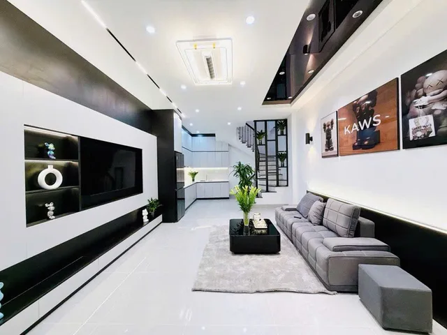 🏡 40M² x 7 TẦNG THANG MÁY – NHÀ RỘNG CHO 3 THẾ HỆ, GẦN TRƯỜNG HỌC, SÁT CHỢ!