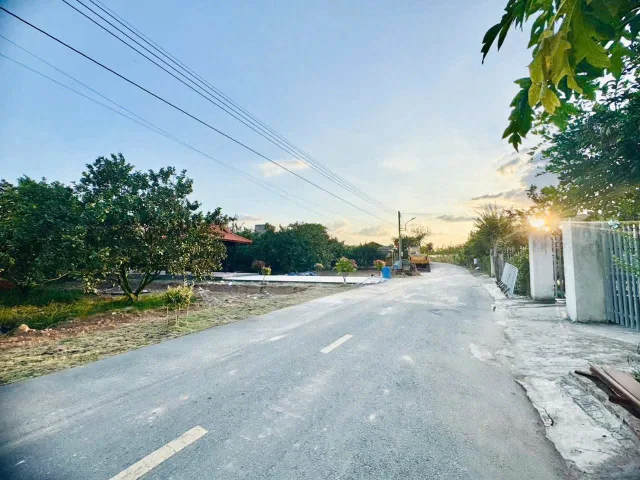 Chủ gửi bán lô đất mặt tiền đường nhựa, dân cư đông, gần chợ, gần trường, gần Pickleball...