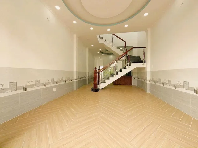 Bán nhà hẻm beton xe 3 gác xã Mỹ Yên, Bến Lức dt 109,3m2 , 1 lầu ,3pn,2wc giá 1,8 tỷ