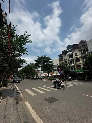 CHÍNH CHỦ CHO THUÊ - Mặt Phố  Kim mã, phường Ngọc Hà - Tầng 1 - 52m2