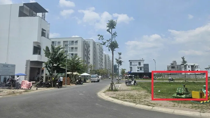 Bán nền góc khu dân cư nam long