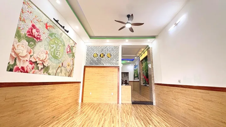 BÁN NHÀ ĐẸP LIỀN KỀ TỈN.H LỘ 10 - ĐƯỜNG XE TẢI - ( 5X17M )