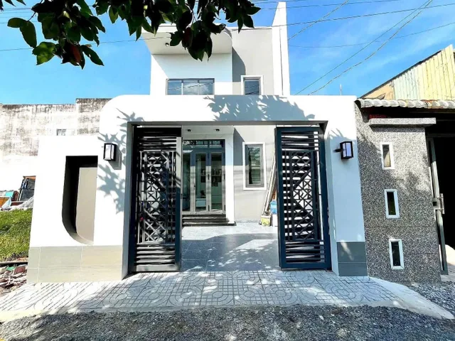 NHÀ 1 TRỆT 1 LẦU HƯNG NHƠN,TÂN KIÊN,BÌNH CHÁNH NỘI THẤT HIỆN ĐẠI