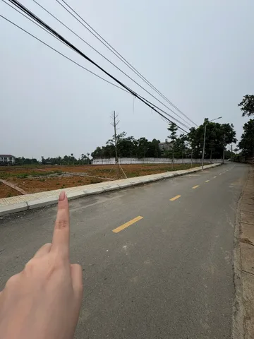 Bán gấp lô đất mặt đường trục chính liên xã