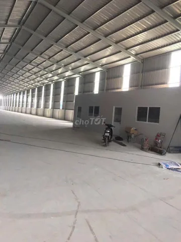 Kho xưởng Thuận An 6000m² Showroom , làm kho sản xuất đường cont