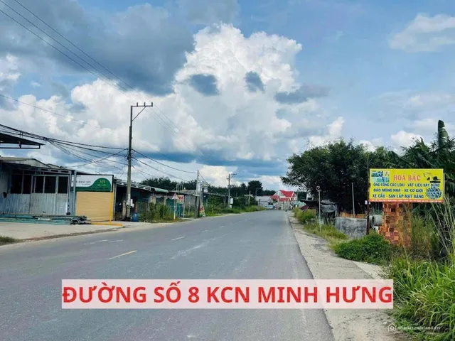 E cần bán 2 cặp liền kề ở gần khu công nghiệp Minh Hưng, cách khu du lịch Hoa Việt 2km. Mặt tiền đường nhựa, dân cư đông.