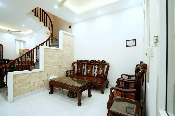 Cho Thuê Nhà Ngõ 12 Lê Trọng Tấn - Hà Đông 41M² 4 Tầng 4 Ngủ - Nội Thất CB - Giá Thuê 14,5tr