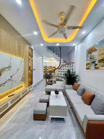 Bán nhà Khương Hạ – Giá 15.2 tỷ – DT 50m² x 5 tầng – Gara 7 chỗ, 10m ra hồ, Full nội thất VIP