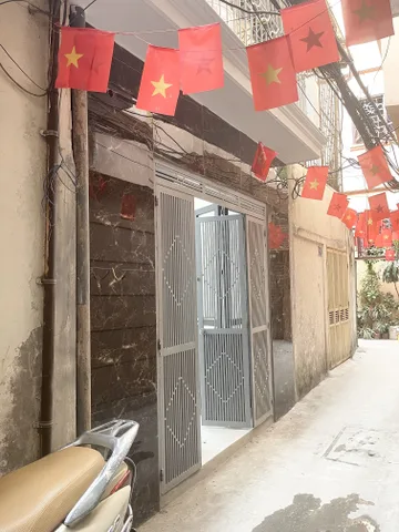 Nhà Khu Văn Miếu cho Gia Đình Thuê - 2 tầng Diện Tích 80m2 
Điện Nước Giá Dân (cực rẻ)