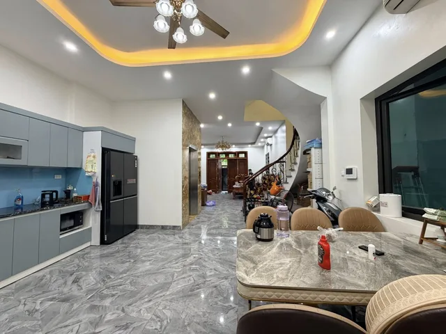 Bán nhà đường Ngụy Như Kon Tum, Thanh Xuân. 6 tầng, thang máy, ô tô đỗ cửa