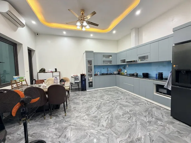 Bán tòa nhà căm hộ dịch vụ đường Định Công Thượng, 7 tầng, thang máy, lô góc