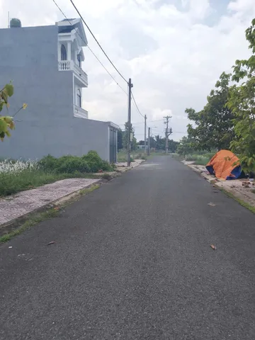ĐẤT ĐẸP - 8M*12,5M - KHU DÂN CƯ NAM PHONG - CÁCH TRUNG TÂM THƯƠNG MẠI 3KM - LIÊN HỆ 0919089456