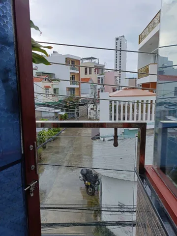 🏡 BÁN GẤP NHÀ 3 TẦNG GÓC 2 MẶT TIỀN – SÁT BIỂN VĨNH HÒA, PHƯỜNG BẮC NHA TRANG

📍 Vị trí đẹp tại Vĩnh Hòa, phường Bắc Nha Trang, khu bàn cờ quy hoạch đồng bộ, đường rộng 6m và 4m, ô tô đỗ thoải mái.