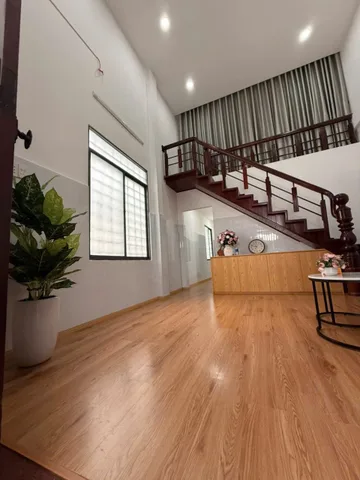 Cho thuê nhà nguyên căn cấp 4 có gác lững