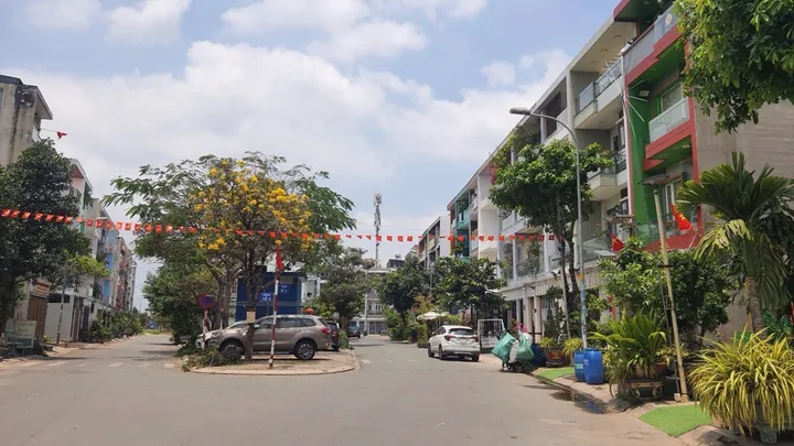BÁN ĐẤT MẶT TIỀN LÊ NGUNG BÌNH TÂN 1200M2 60 TỶ GÓC 2 MẶT TIỀN KDC HAI THÀNH NGANG 21M