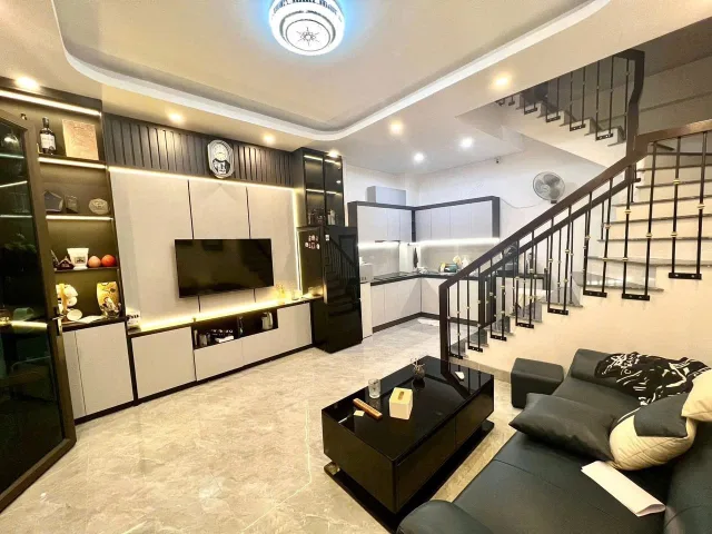 Cho Thuê Nhà Ngõ 197 Trần Phú - Văn Quán 32M² 5 Tầng 3 Ngủ - Giá Thuê 14,5tr - Nhận Nhà 15/7