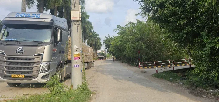Bán 4 lô thổ cư liền kề mặt tiền Kênh Học Trò , xã Thanh Phú dt 128m2 giá 2,6 tỷ / lô