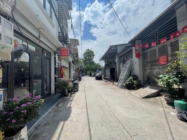 BÁN NHÀ LĨNH NAM , PHÂN LOI Ô TÔ ĐỖ CỬA , KINH DOANH